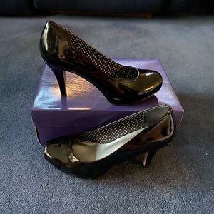 Madden Girl Black Pumps